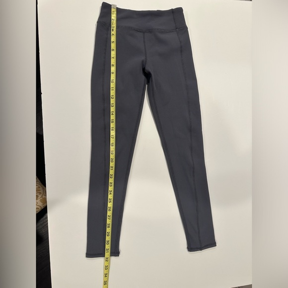 Kids Zella gray leggings size 10/13 great condition - Picture 6 of 6